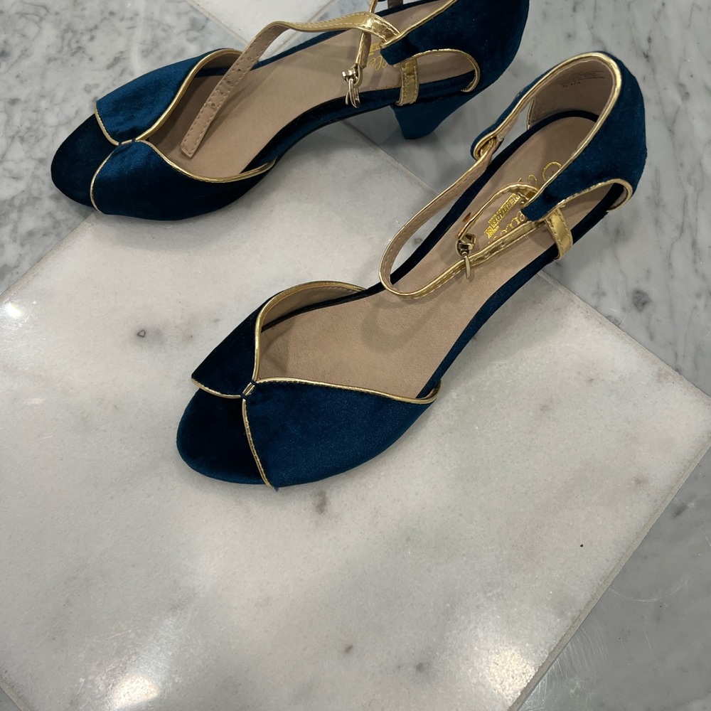 Elegant Blue Velvet Women's Heels